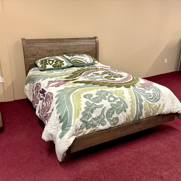 RM Queen Bed