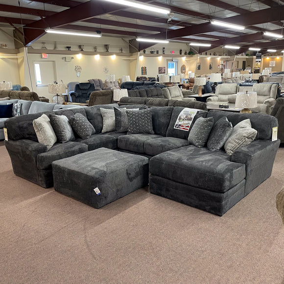 Everest Sectional