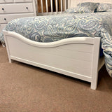 Cool Farmhouse Queen Bed
