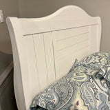 Cool Farmhouse Queen Bed