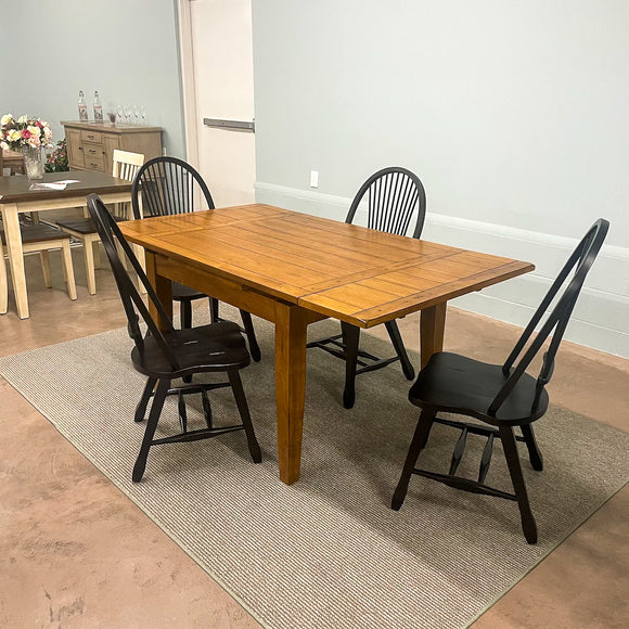 Treasures Retractable Table & 4 Chairs